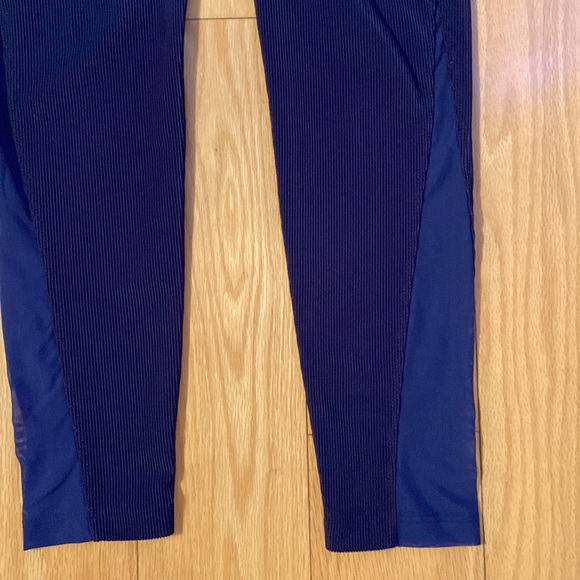 Heroine Sport Leggings - Picture 4 of 5
